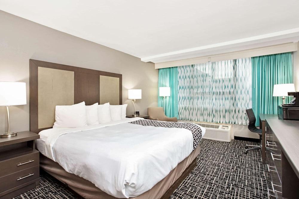 La Quinta Inn & Suites By Wyndham Indianapolis Downtown Exteriör bild