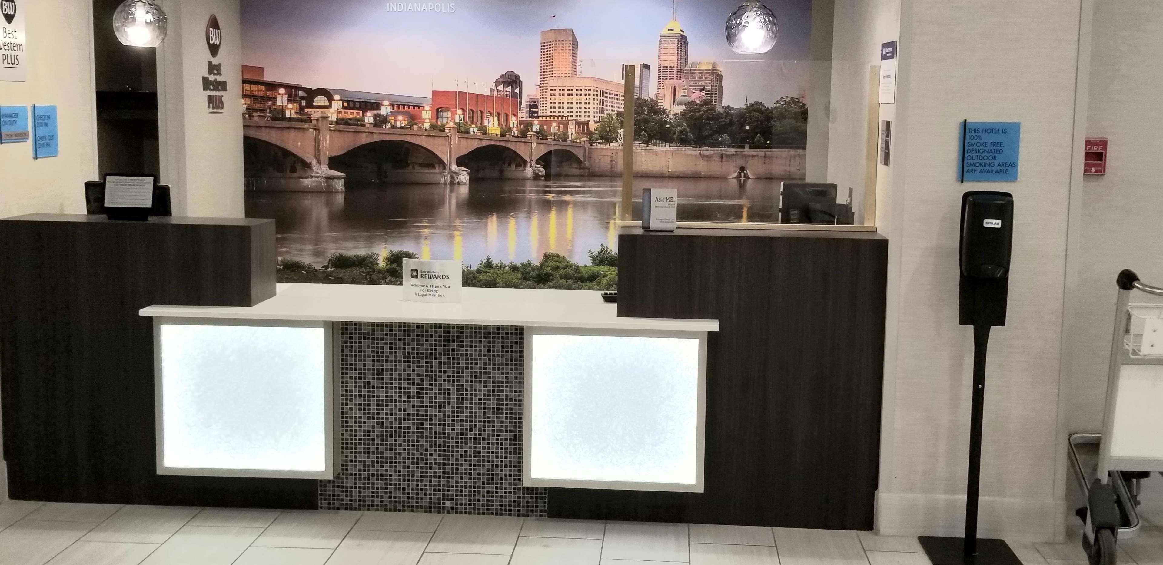 La Quinta Inn & Suites By Wyndham Indianapolis Downtown Exteriör bild