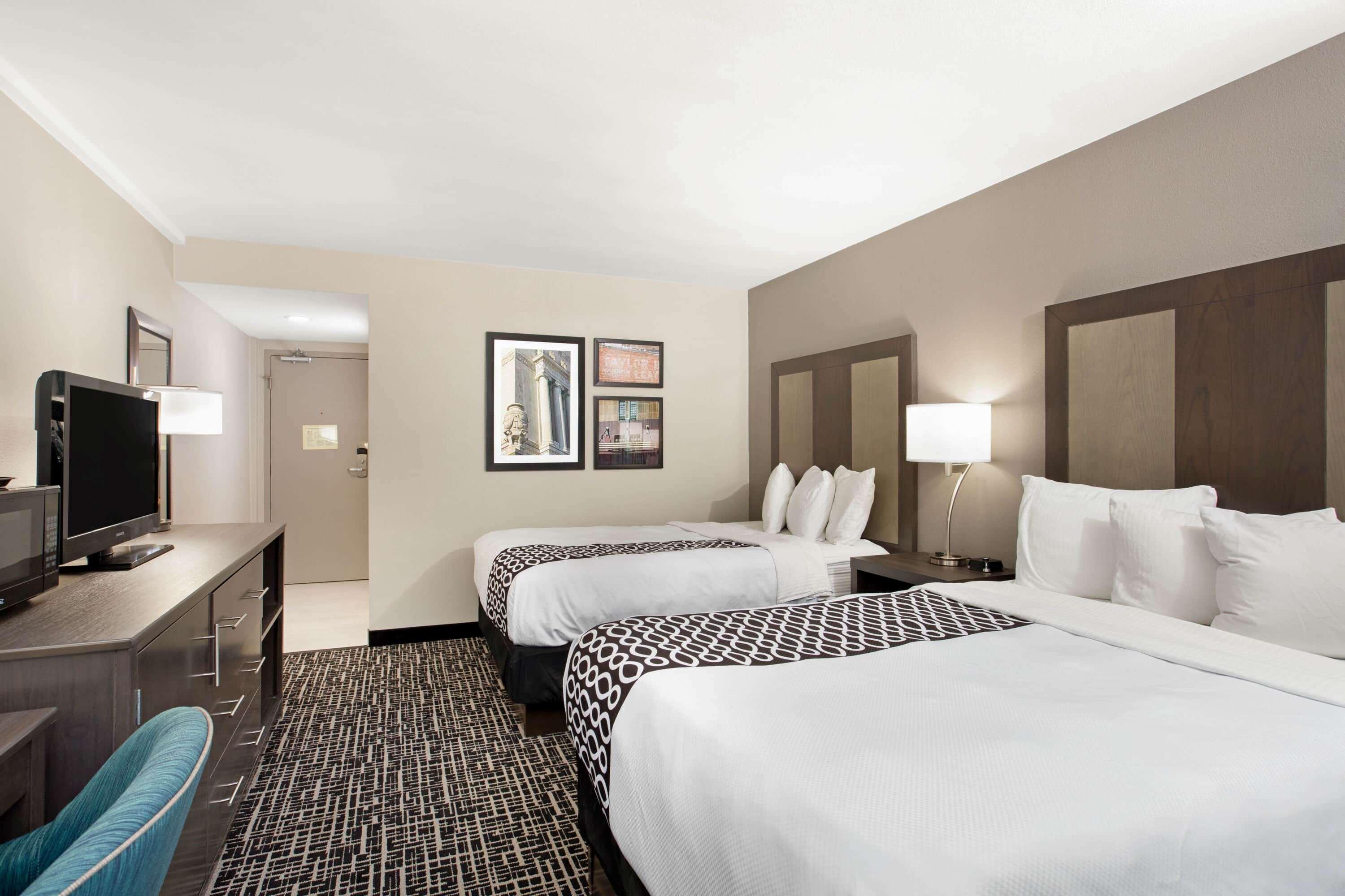 La Quinta Inn & Suites By Wyndham Indianapolis Downtown Exteriör bild