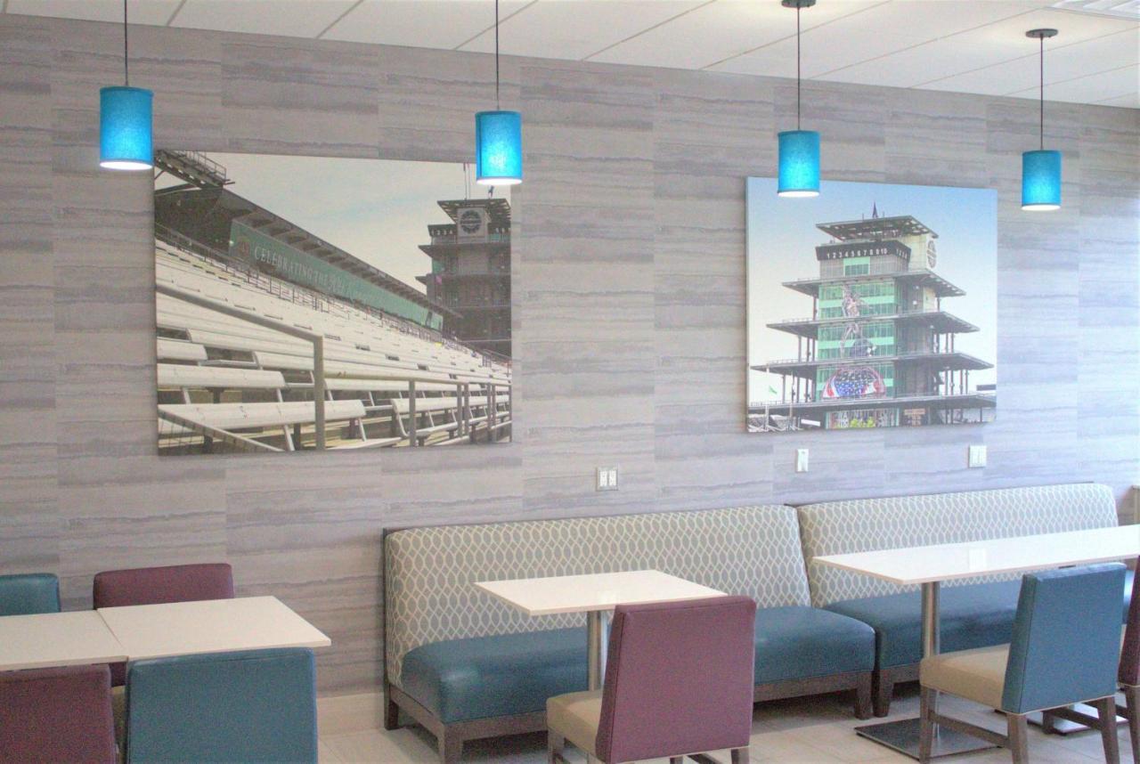 La Quinta Inn & Suites By Wyndham Indianapolis Downtown Exteriör bild