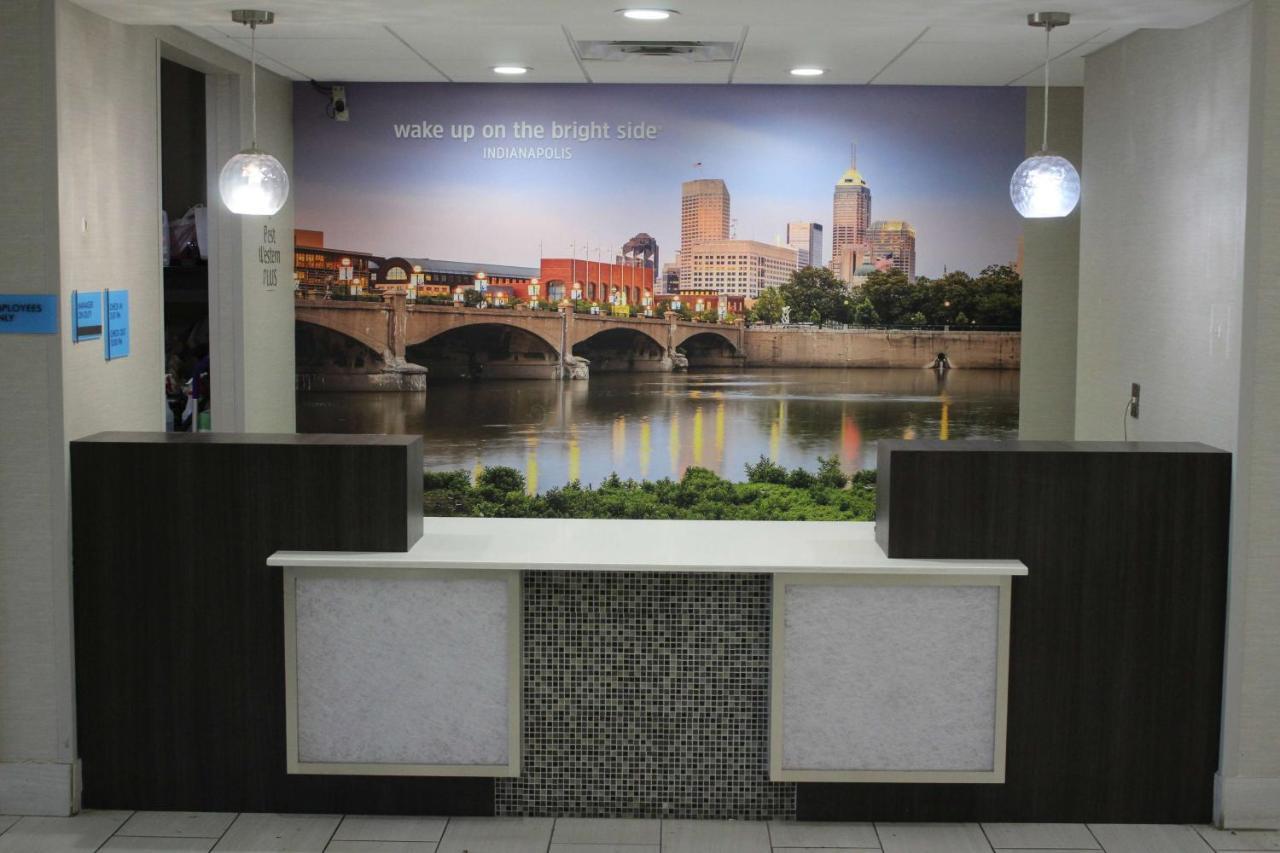 La Quinta Inn & Suites By Wyndham Indianapolis Downtown Exteriör bild