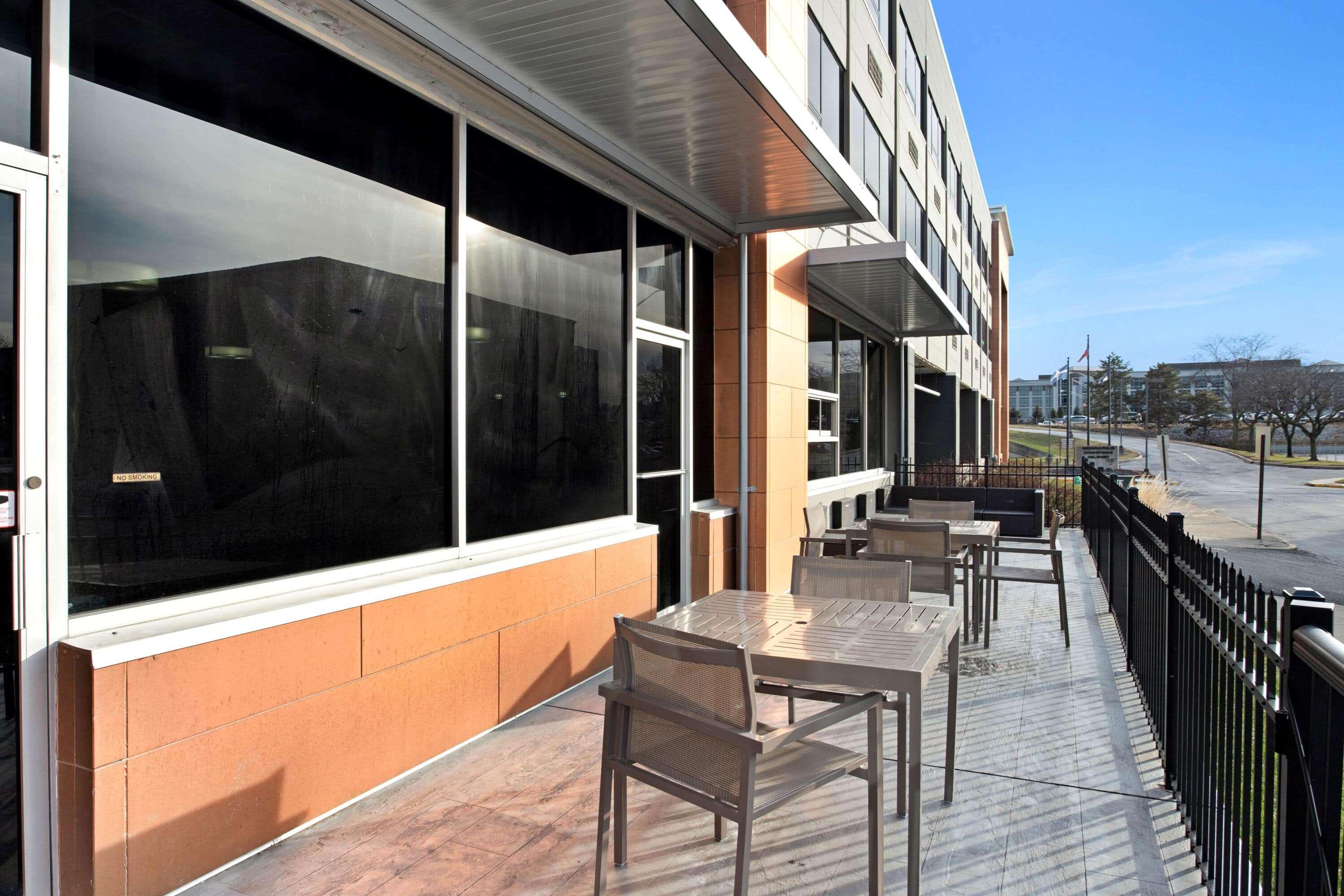 La Quinta Inn & Suites By Wyndham Indianapolis Downtown Exteriör bild